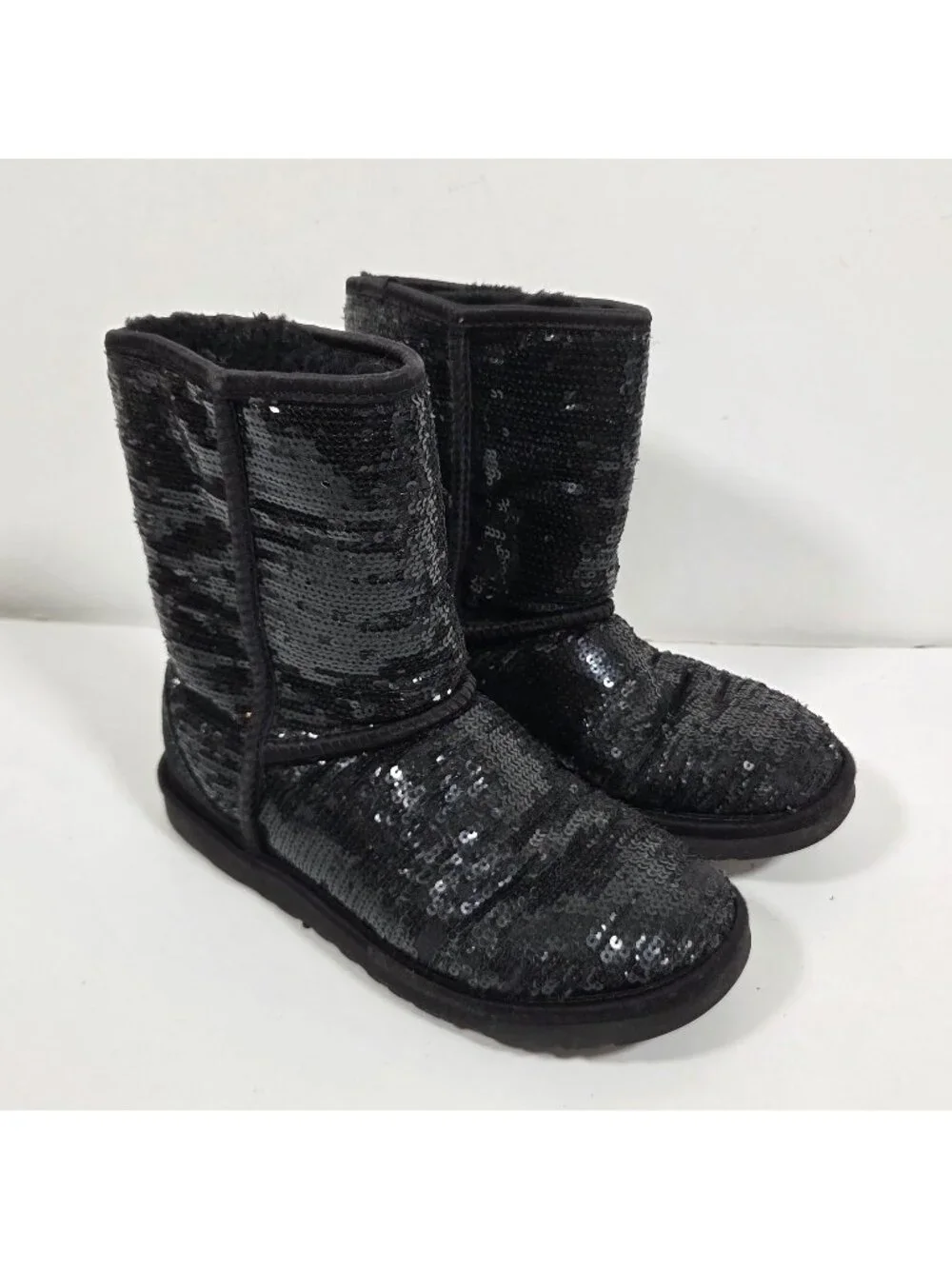UGG Classic Short Sequin Boots Black Kids Size 5 Sparkle